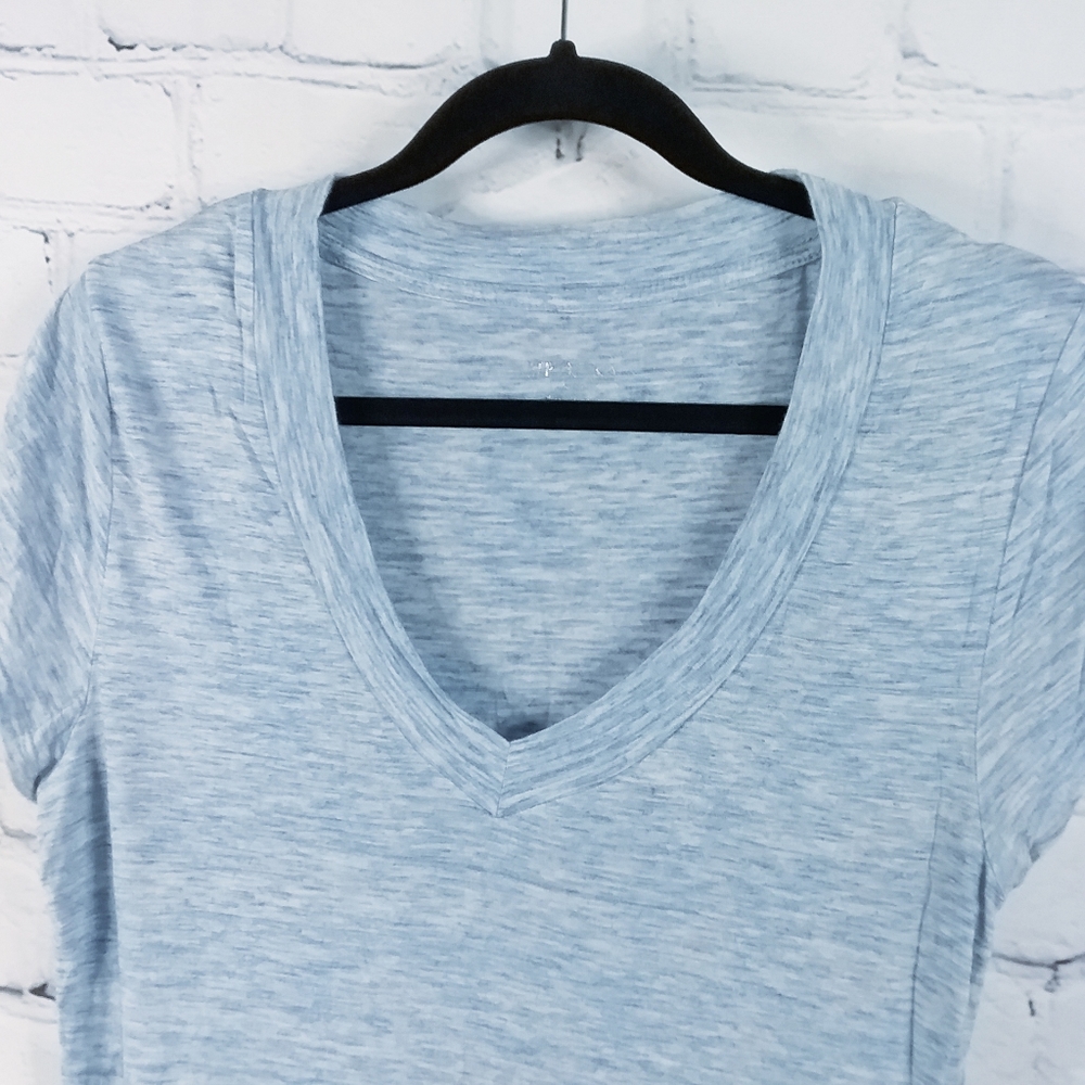 ⭕ Soft Merona V-neck Tee | Blue & White scratch